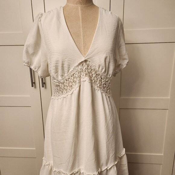 Liberty Love Size Medium White Ruffled Dress bubble sleeve - Picture 2 of 6